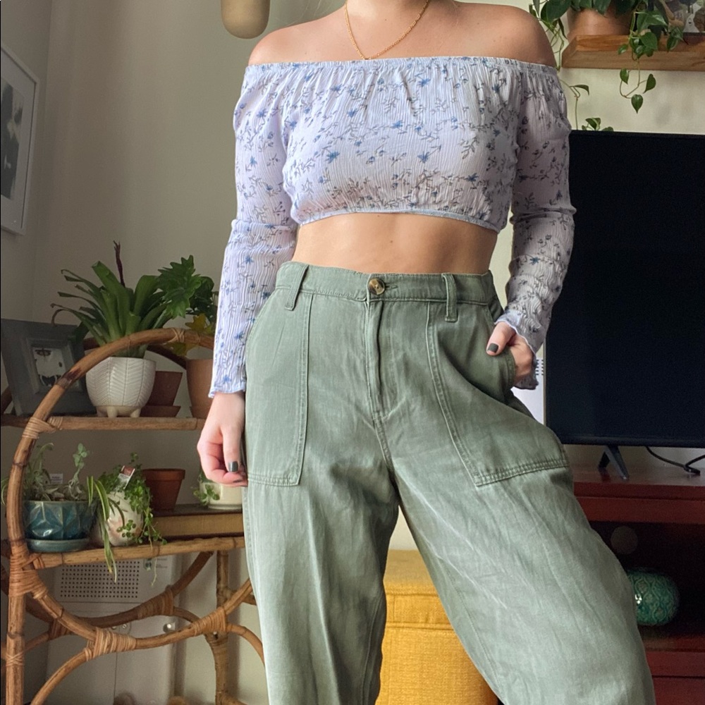 Floral cropped top